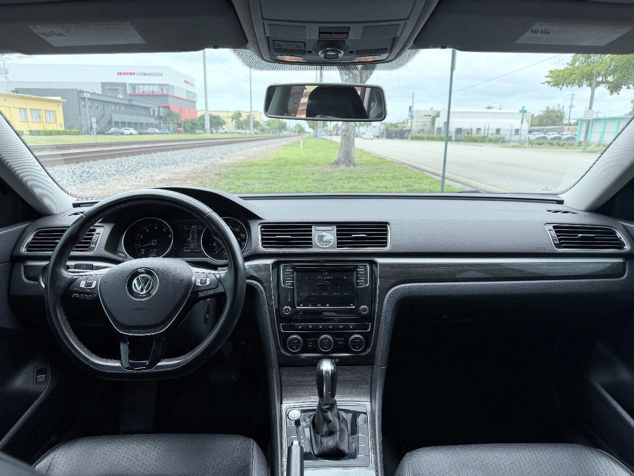 Used 2017 Volkswagen Passat 1.8T SE FWD image 17