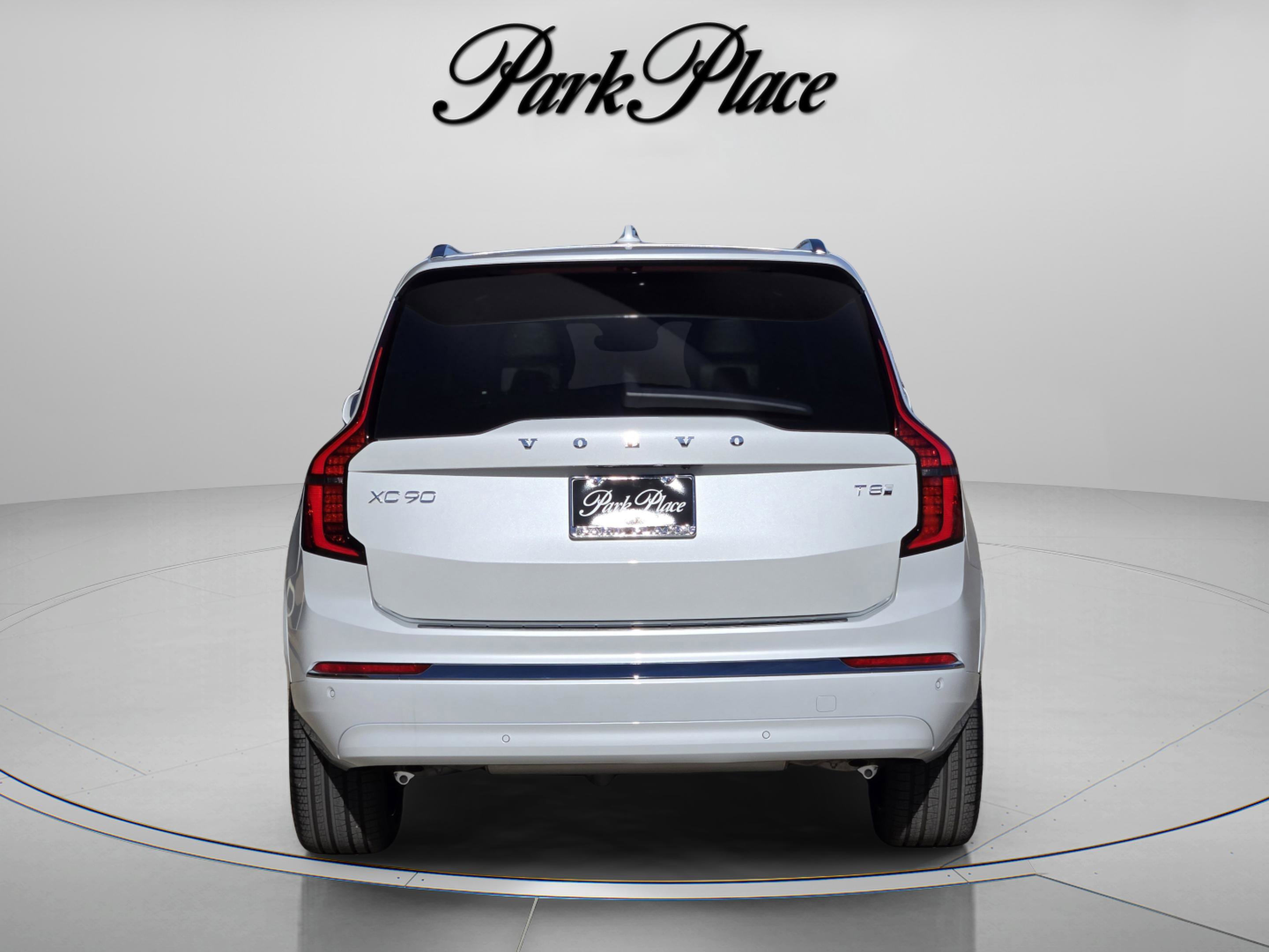 New 2026 Volvo XC90 T8 Plus w/ Protection Package Premier image 8