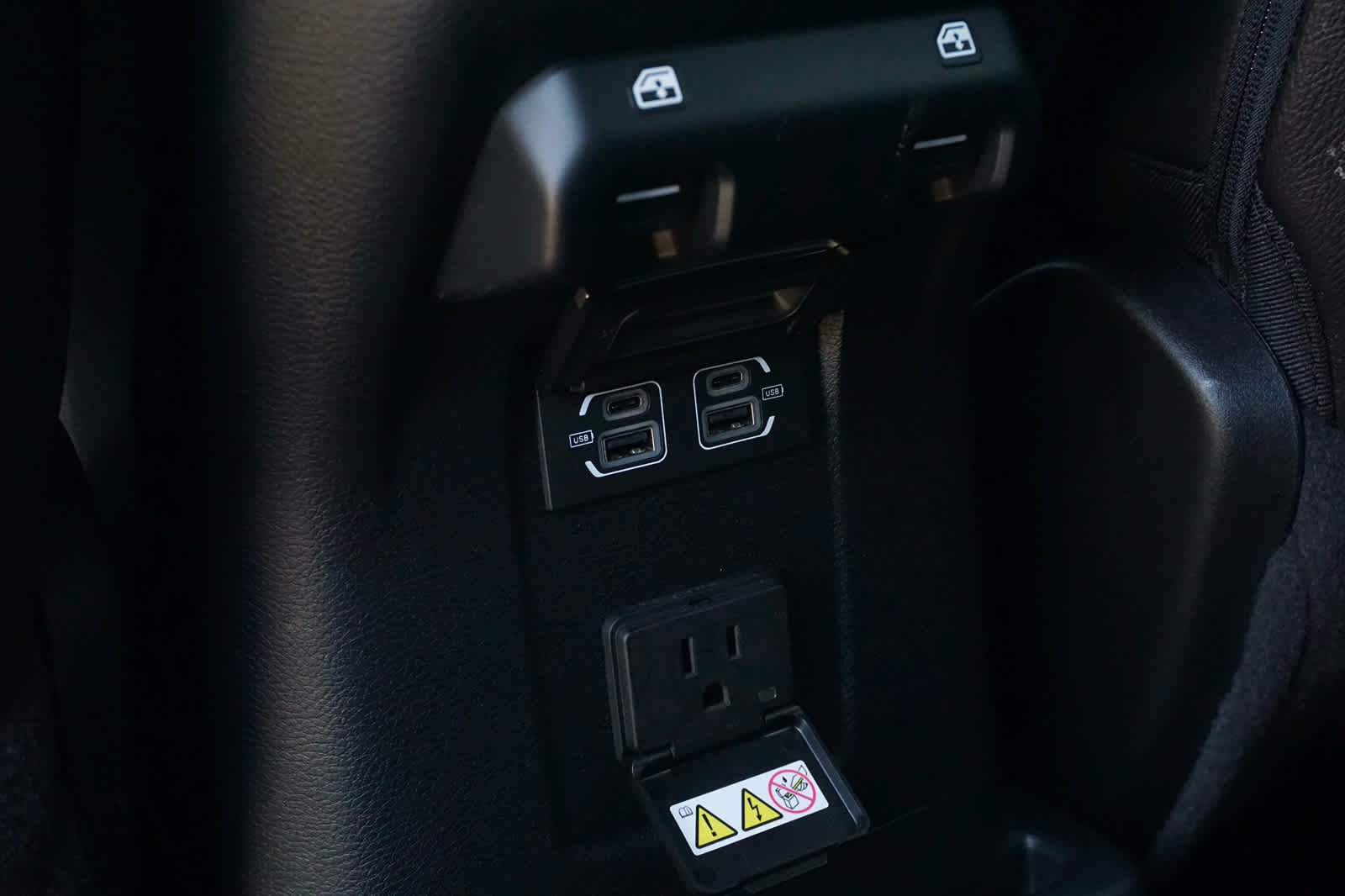 Used 2021 Jeep Wrangler Unlimited Sahara AWD/4WD image 36