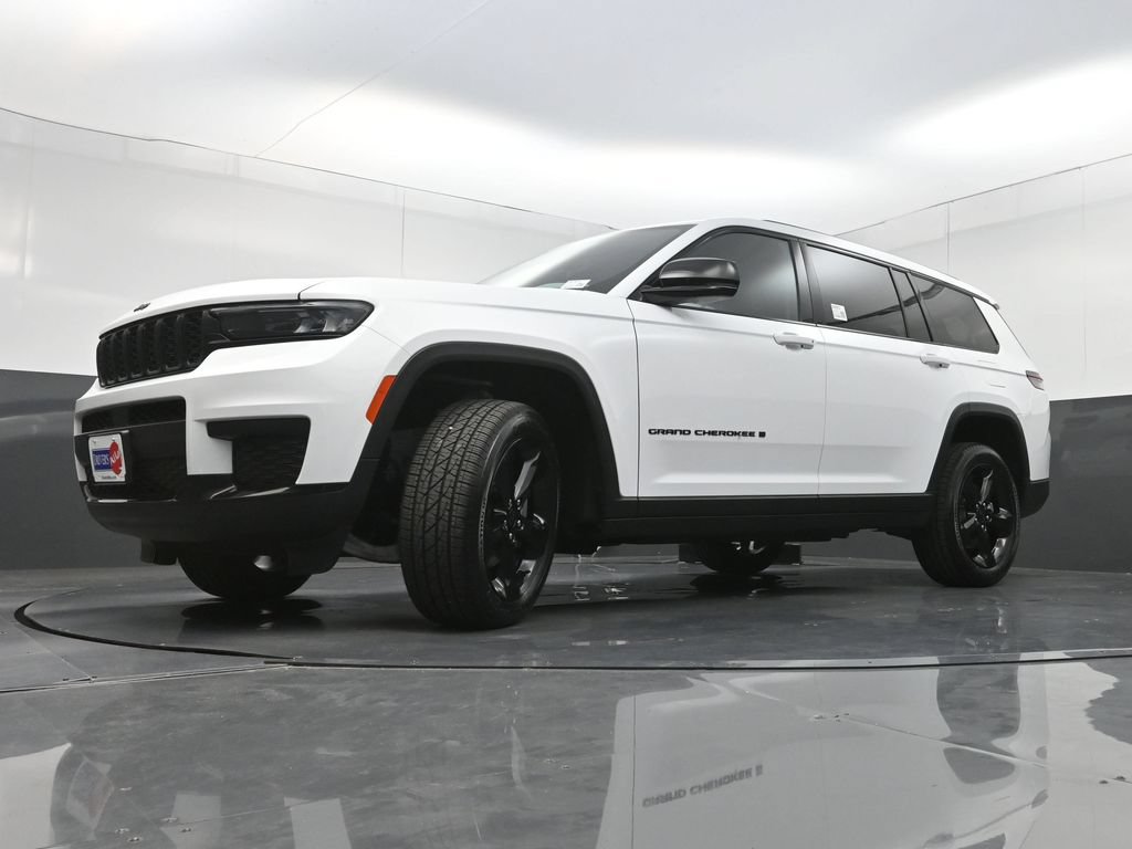Used 2024 Jeep Grand Cherokee L Altitude AWD/4WD image 30