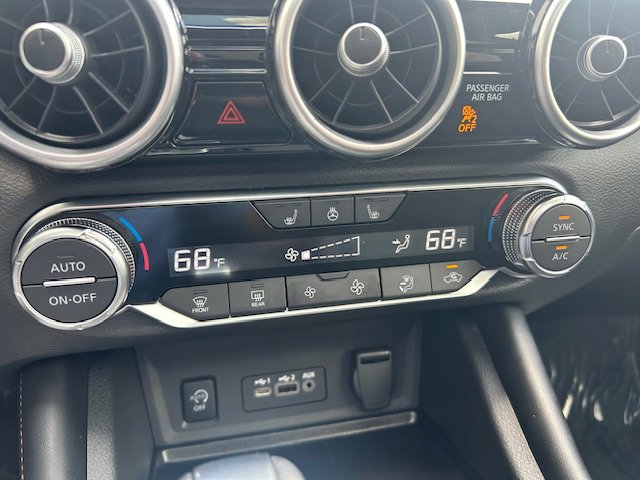 Used 2025 Nissan Sentra SR w/ SR Premium Package FWD image 19