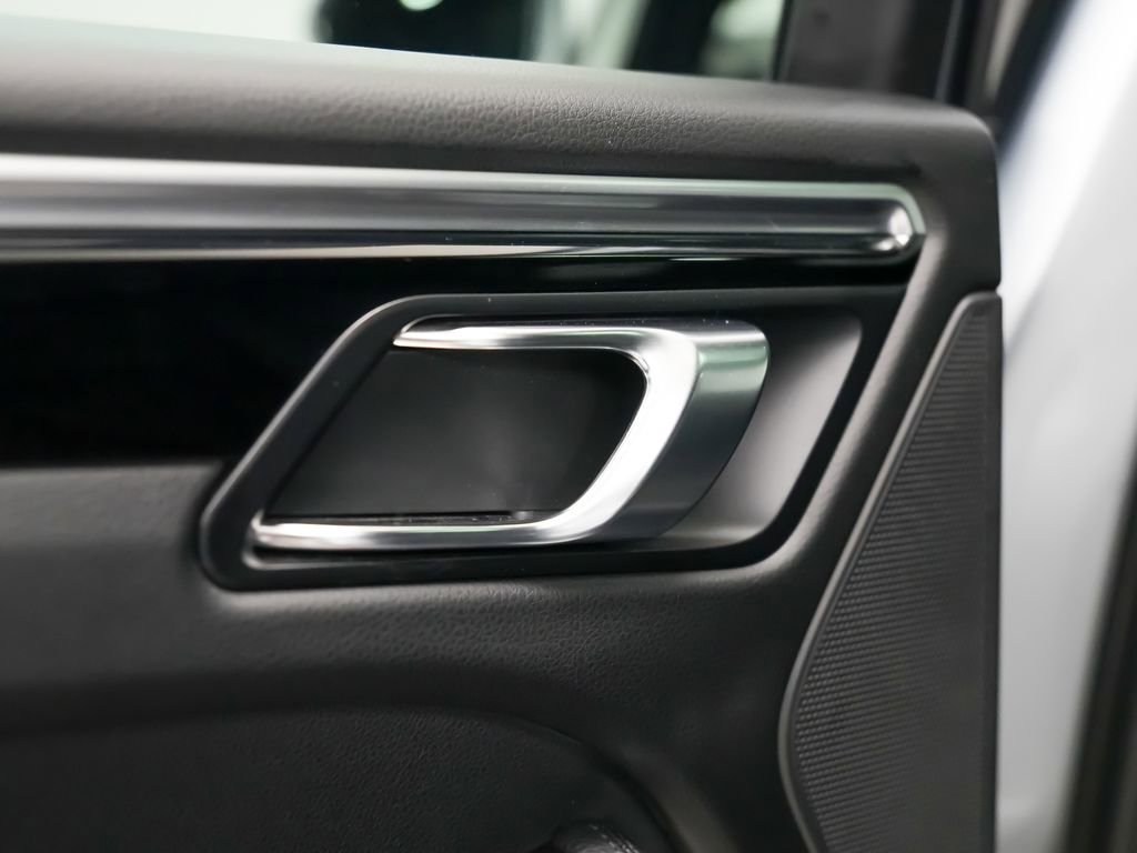 Certified 2021 Porsche Macan S AWD/4WD image 15