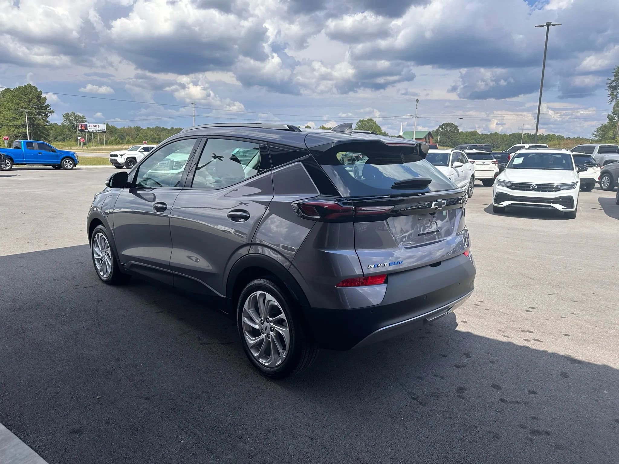 Used 2022 Chevrolet Bolt EUV LT w/ Driver Confidence Package image 3