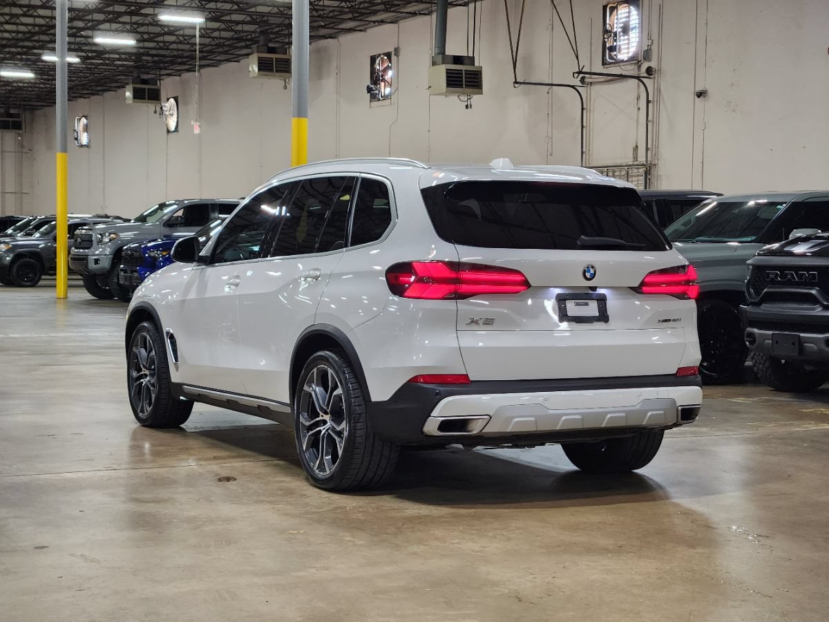 Used 2024 BMW X5 sDrive40i w/ Parking Assistance Package RWD image 10