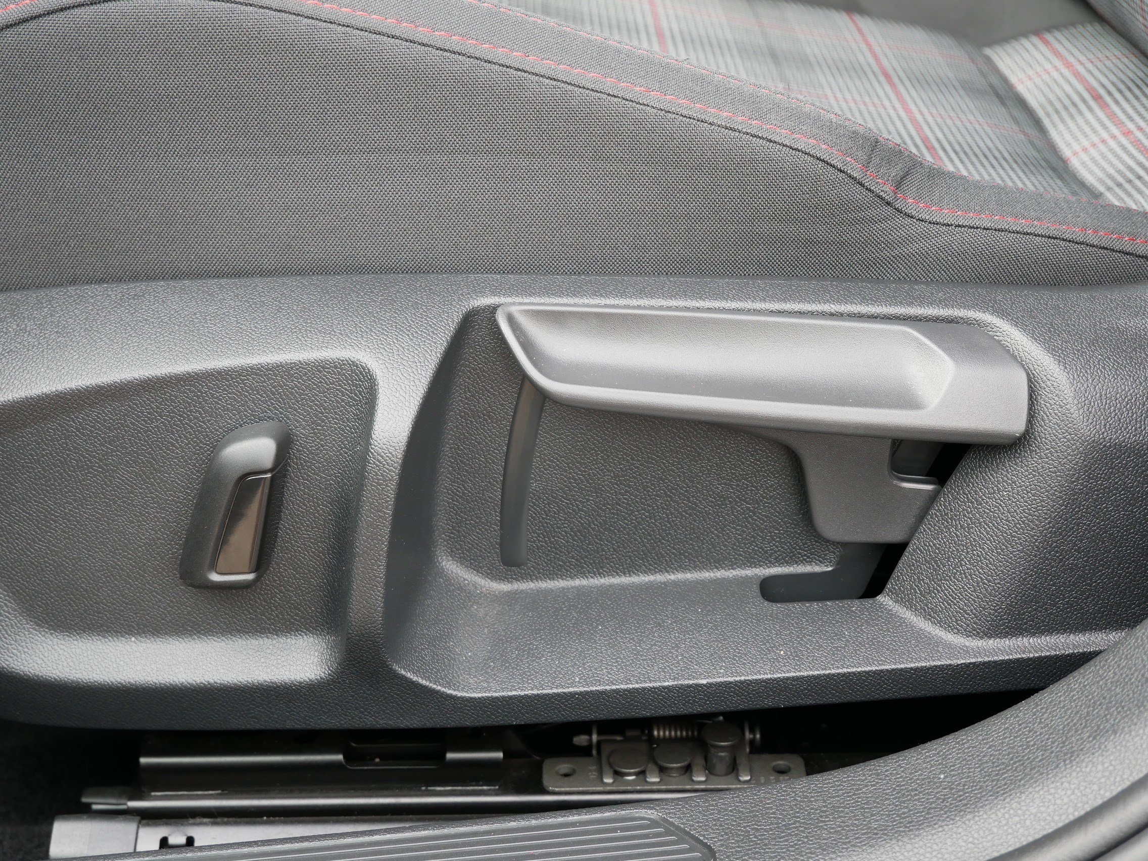 Certified 2024 Volkswagen GTI S FWD image 20