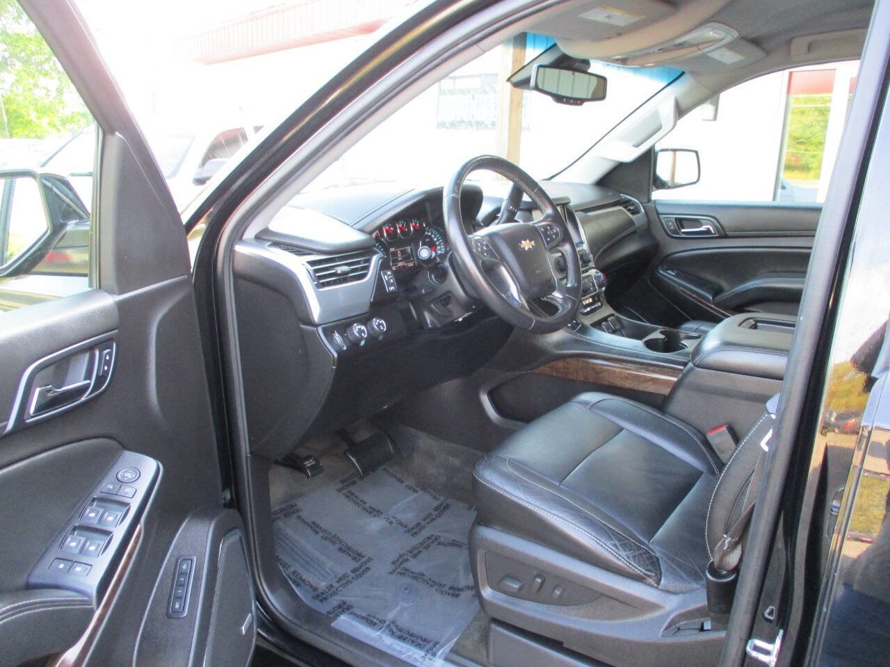 Used 2015 Chevrolet Suburban LT image 15