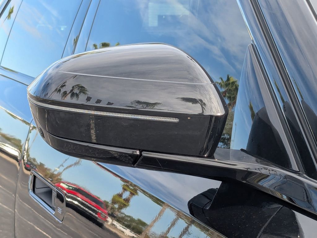 Used 2025 BMW 760i xDrive w/ Executive Package image 12