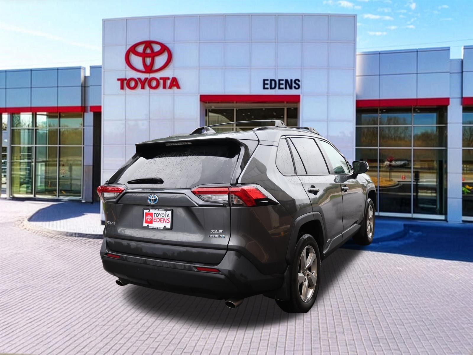 Used 2021 Toyota RAV4 XLE Premium AWD/4WD image 3