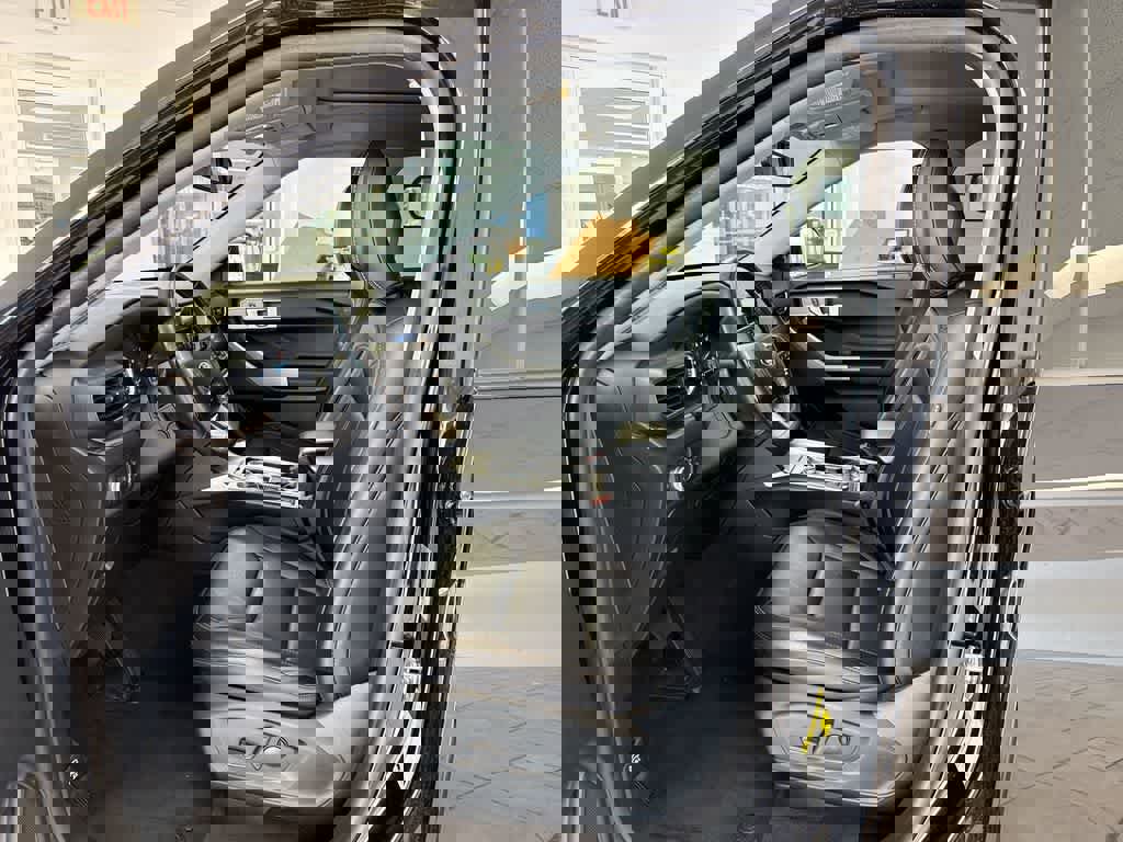 Used 2022 Ford Explorer Limited w/ Equipment Group 301A image 17