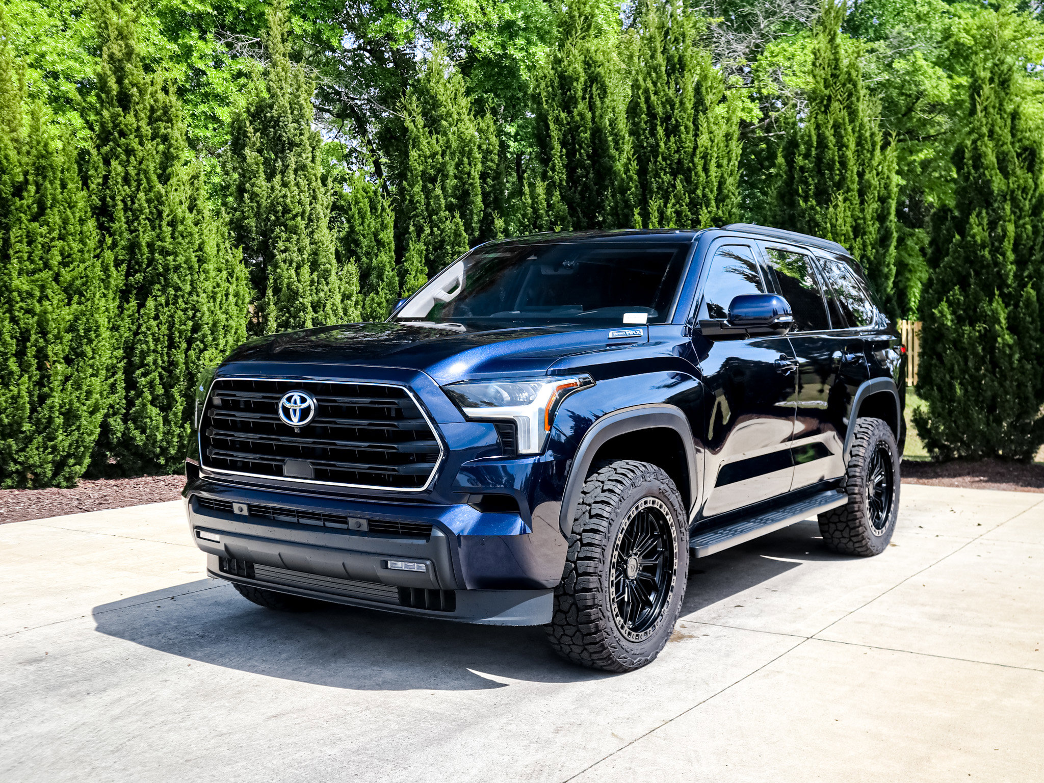 Used 2024 Toyota Sequoia SR5 w/ SR5 Premium Package AWD/4WD image 5