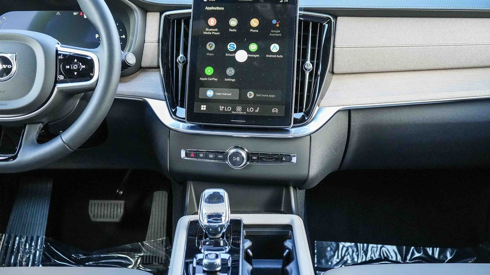 New 2026 Volvo XC90 T8 Plus w/ Protection Package AWD/4WD image 16