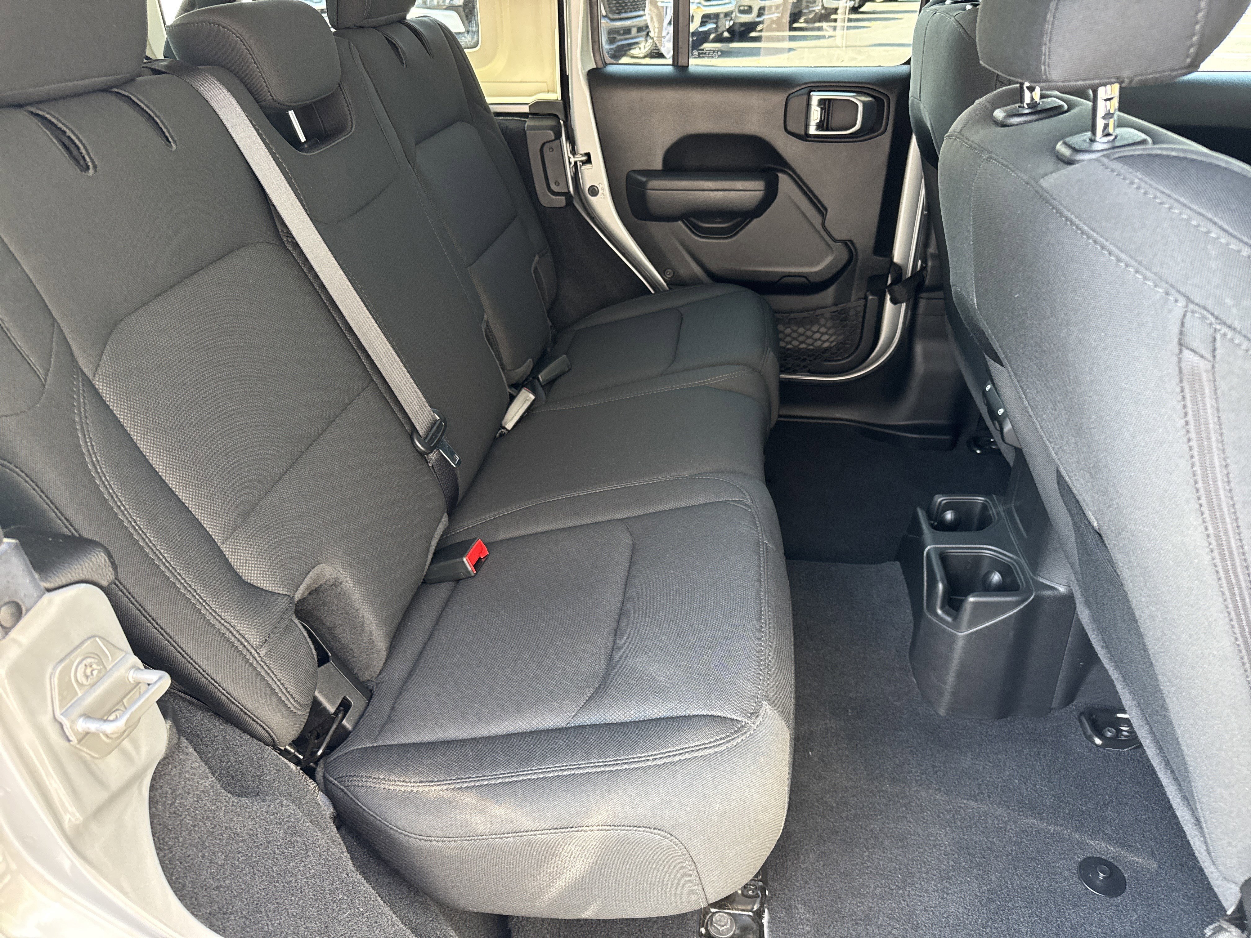 Used 2022 Jeep Wrangler Unlimited Sport AWD/4WD image 18