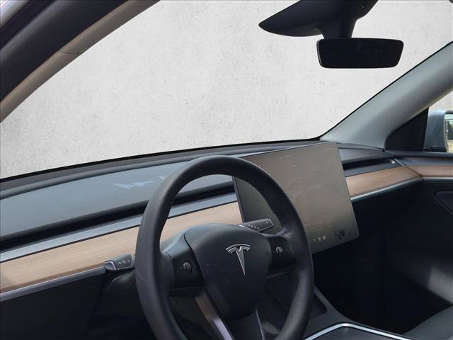 Used 2025 Tesla Model Y Long Range AWD/4WD image 9