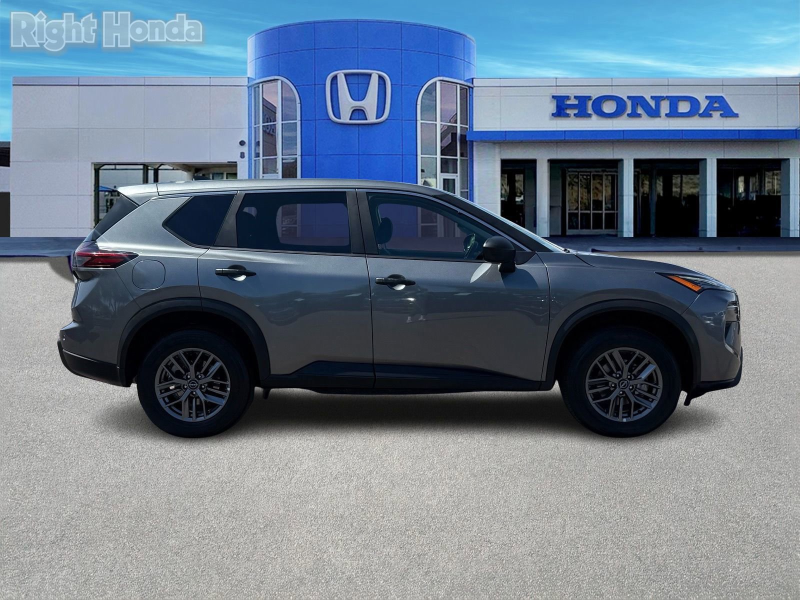 Used 2024 Nissan Rogue S image 9