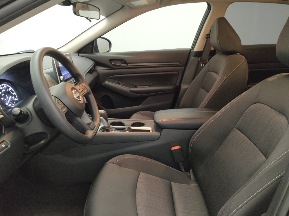 Used 2025 Nissan Altima 2.5 S FWD image 17