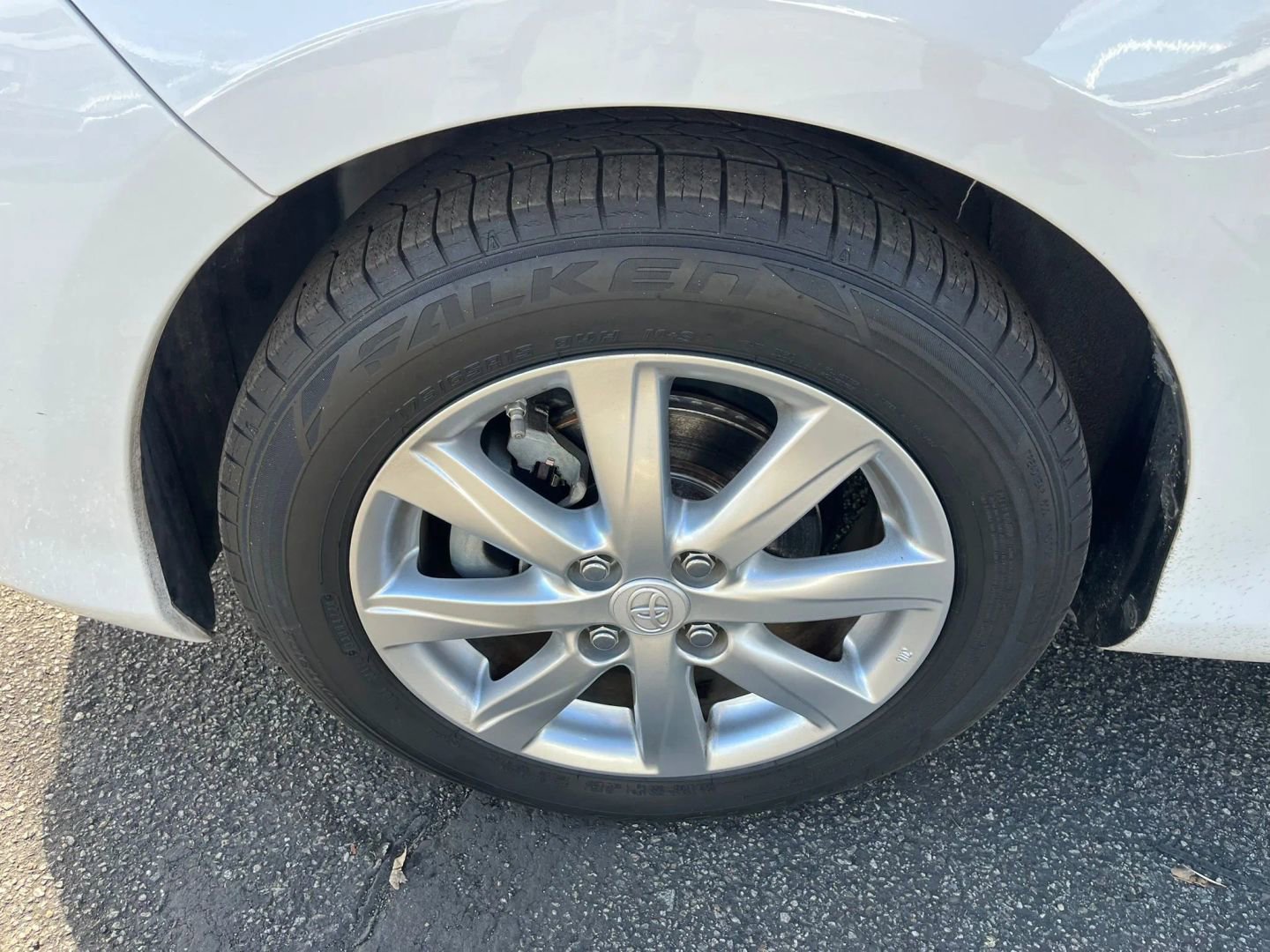 Used 2015 Toyota Yaris LE image 27