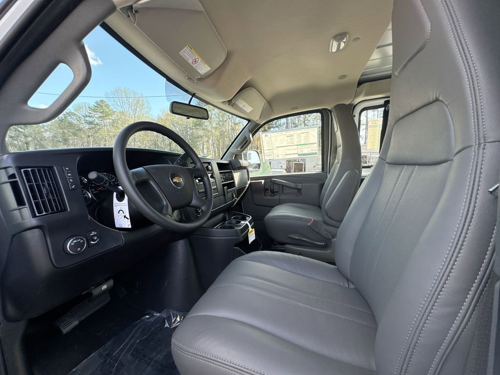 New 2026 Chevrolet Express 2500 image 13