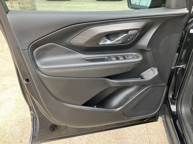 Used 2023 GMC Terrain SLE w/ Driver Convenience Package image 32