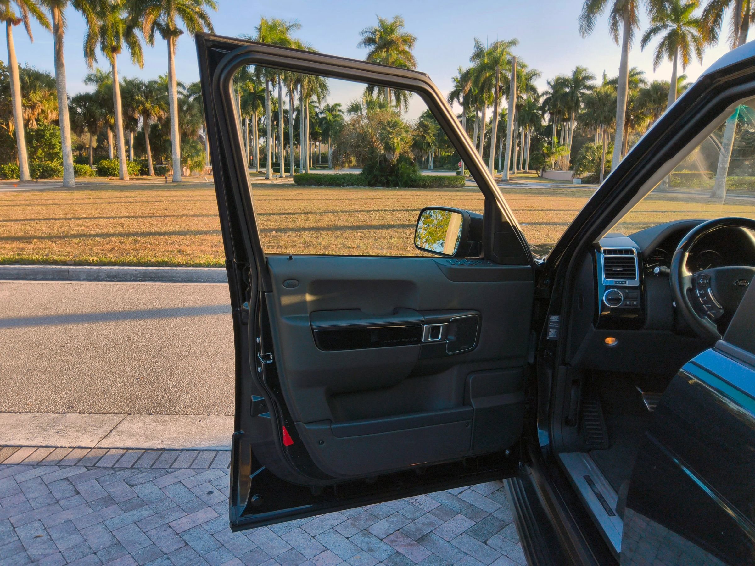 Used 2012 Land Rover Range Rover Supercharged image 19