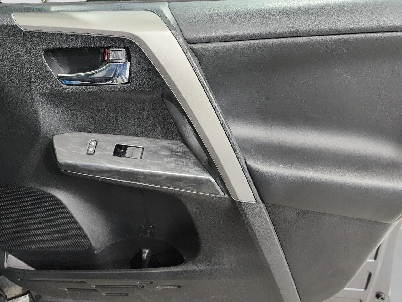 Used 2017 Toyota RAV4 Platinum w/ All Weather Liner Package AWD/4WD image 26