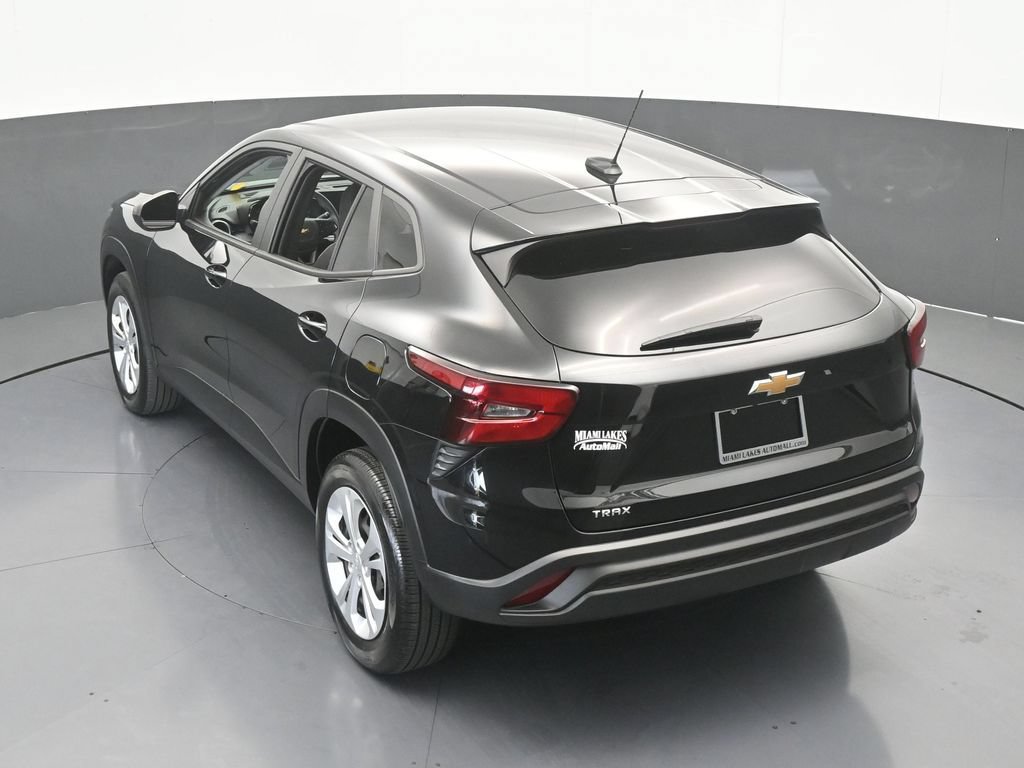 Used 2024 Chevrolet Trax LS FWD image 41