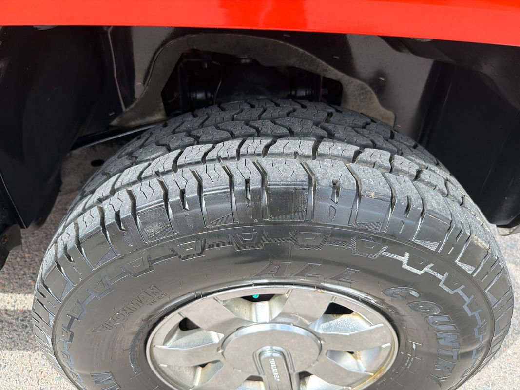 Used 2009 HUMMER H3T Luxury image 17