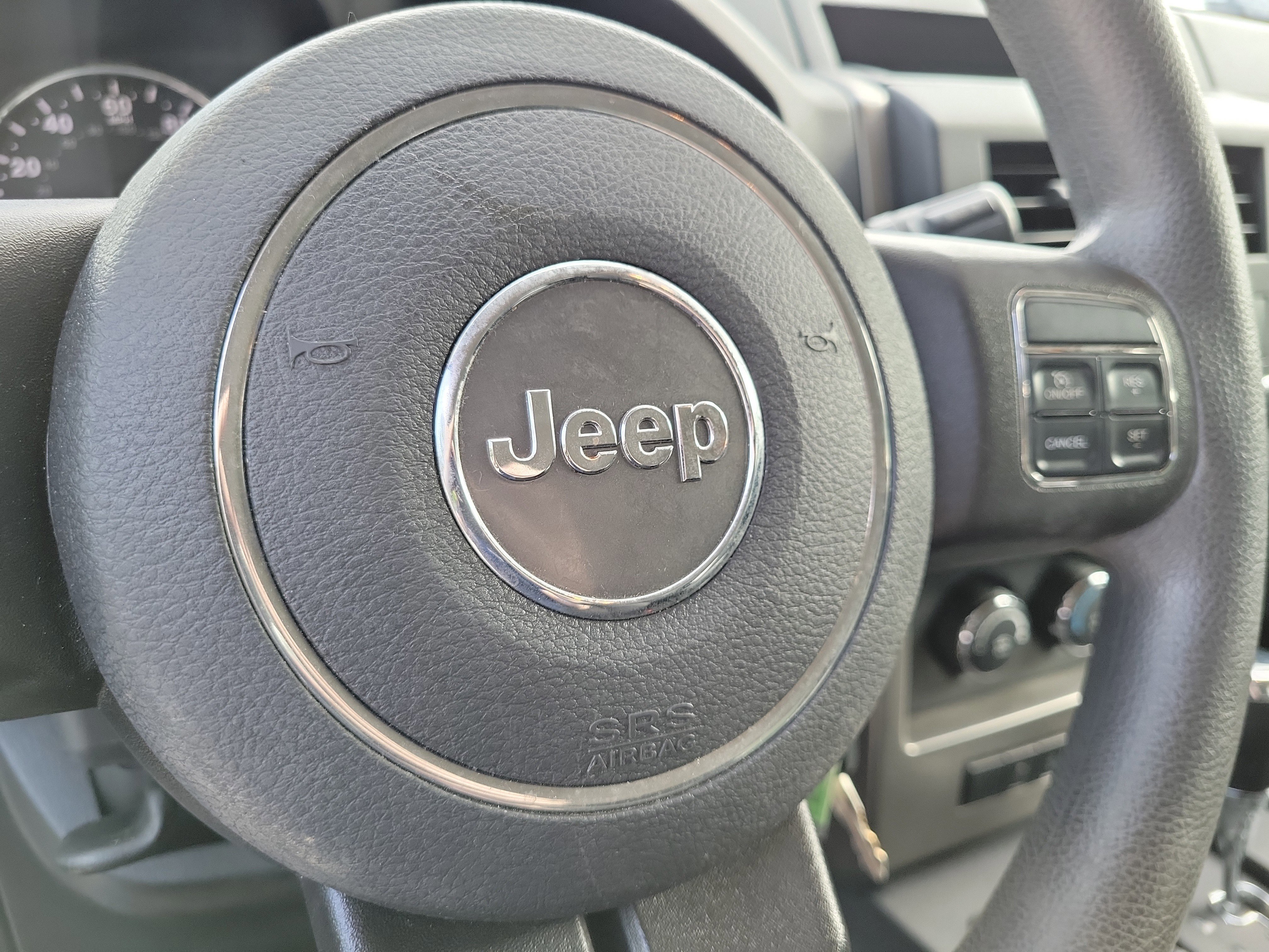 Used 2012 Jeep Liberty Sport AWD/4WD image 30