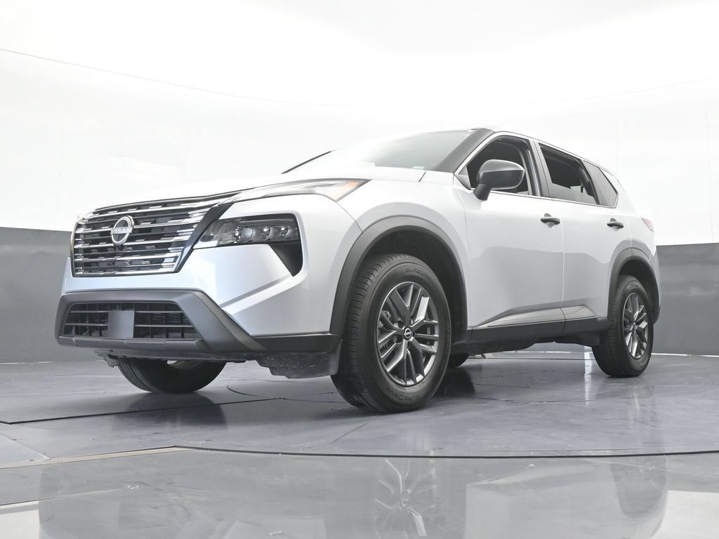 Used 2024 Nissan Rogue S FWD image 50