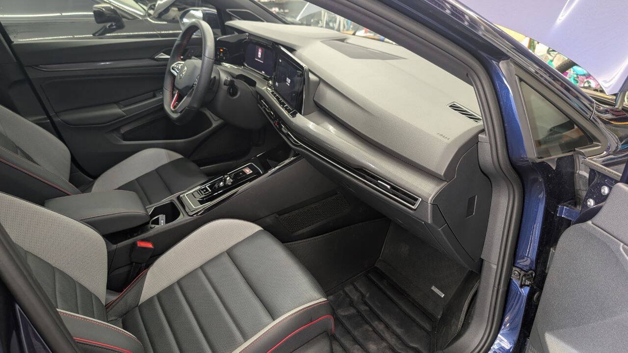 Used 2024 Volkswagen GTI SE FWD image 22