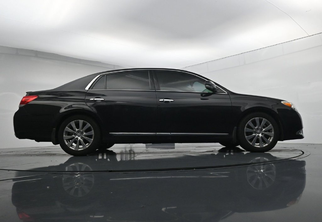 Used 2011 Toyota Avalon Limited FWD image 34