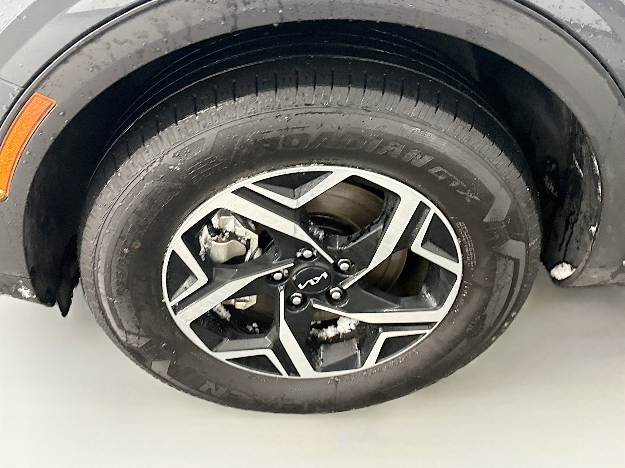 Used 2025 Kia Sportage LX image 11