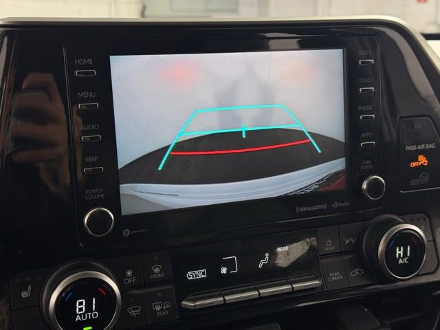 Used 2020 Toyota Highlander XLE image 21