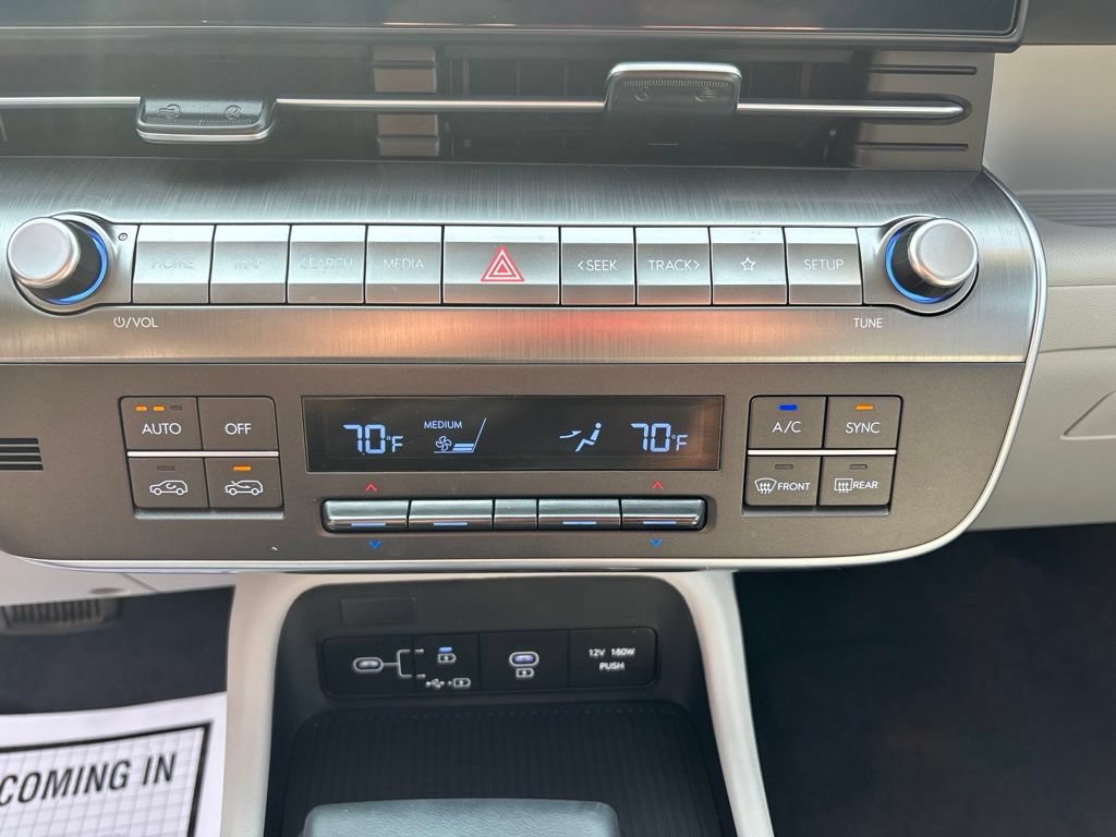 Certified 2024 Hyundai Kona SEL AWD/4WD image 29