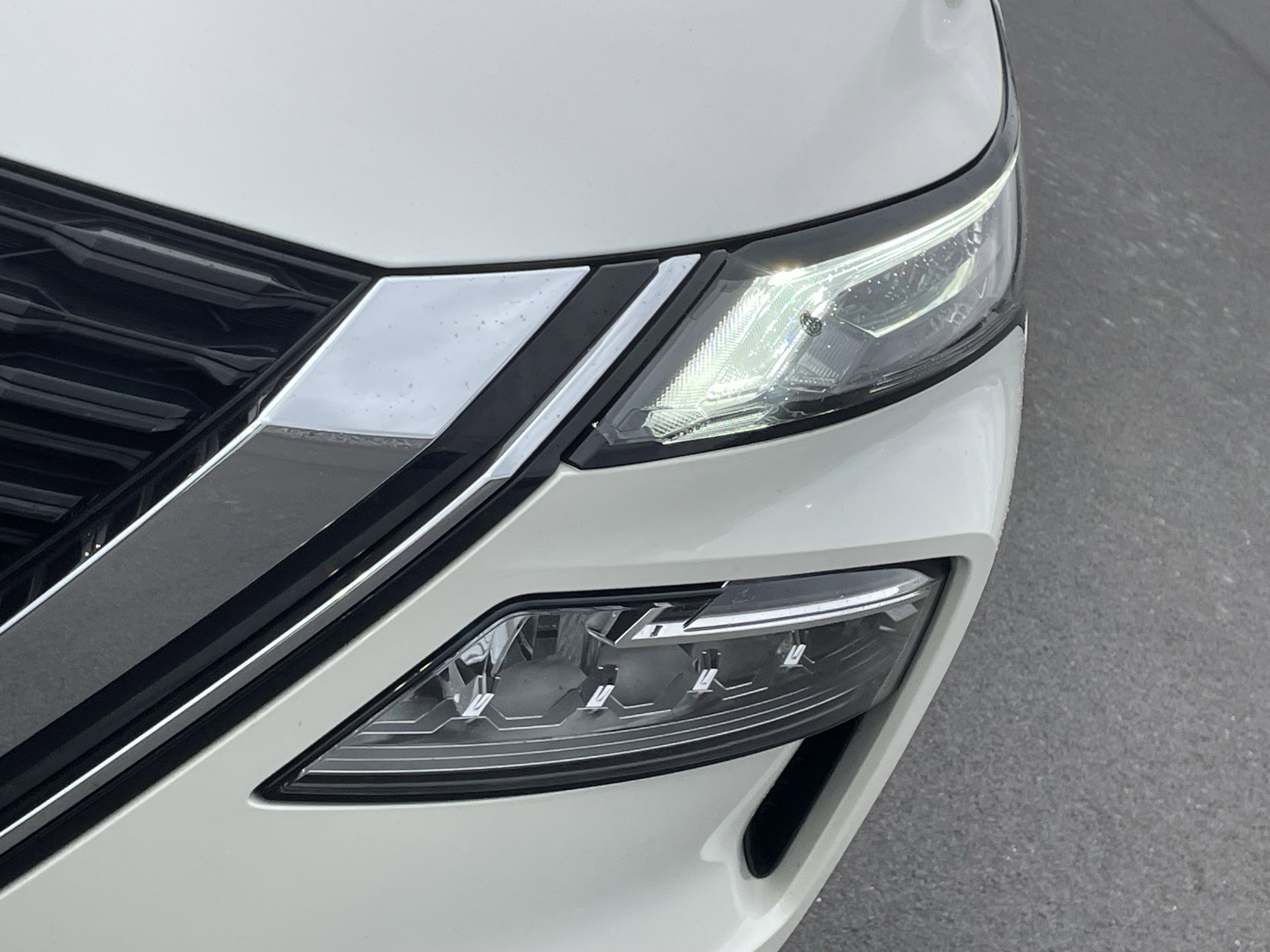 Used 2023 Nissan Rogue SV image 10