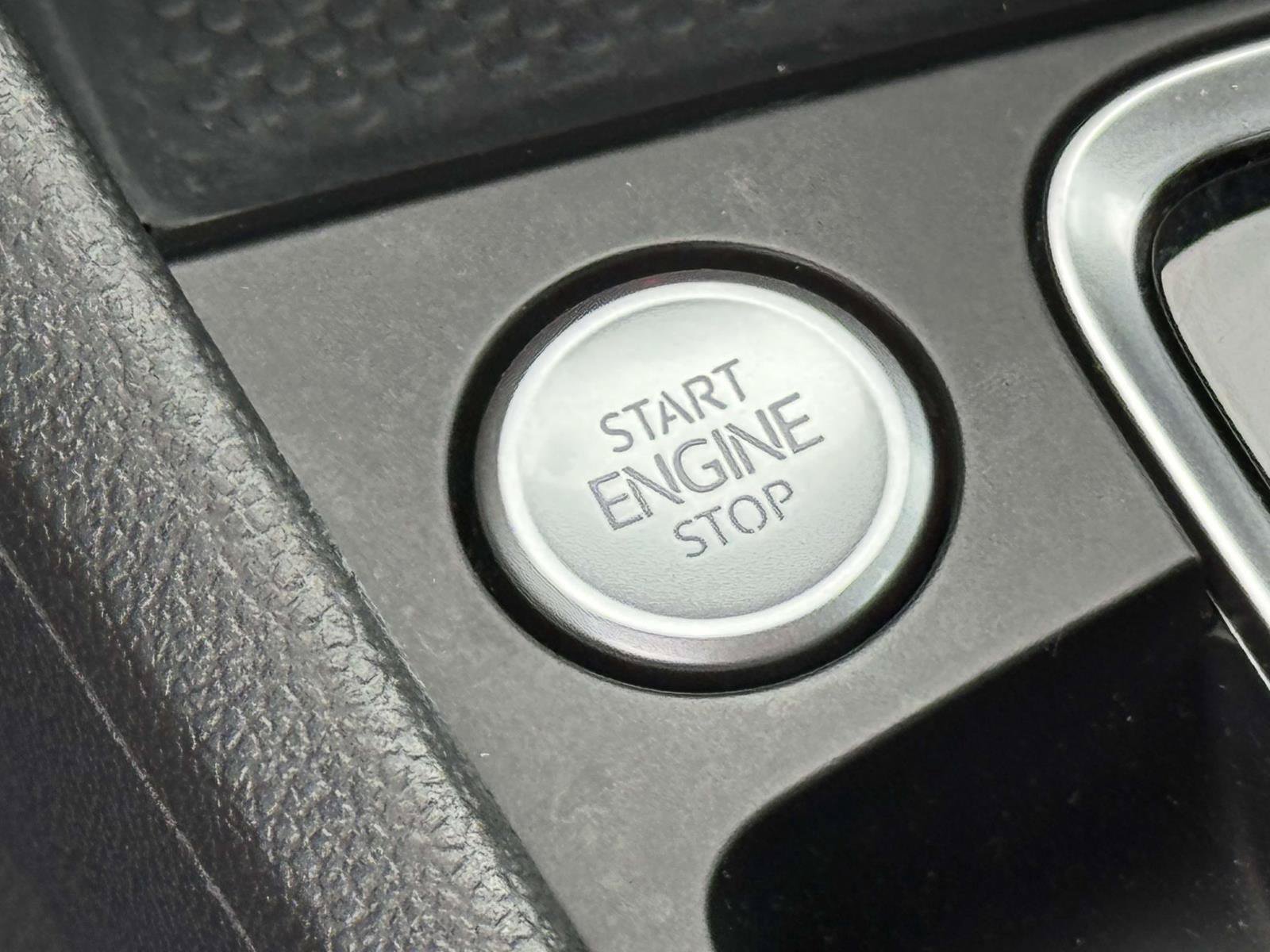 Used 2019 Volkswagen Jetta GLI FWD image 21