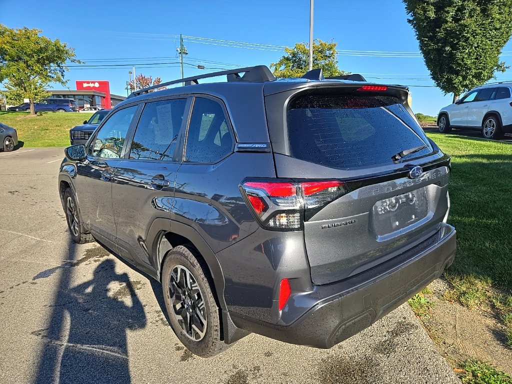 Used 2025 Subaru Forester Premium AWD/4WD image 7