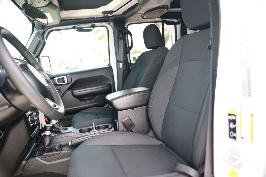 Used 2023 Jeep Wrangler Unlimited AWD/4WD image 18