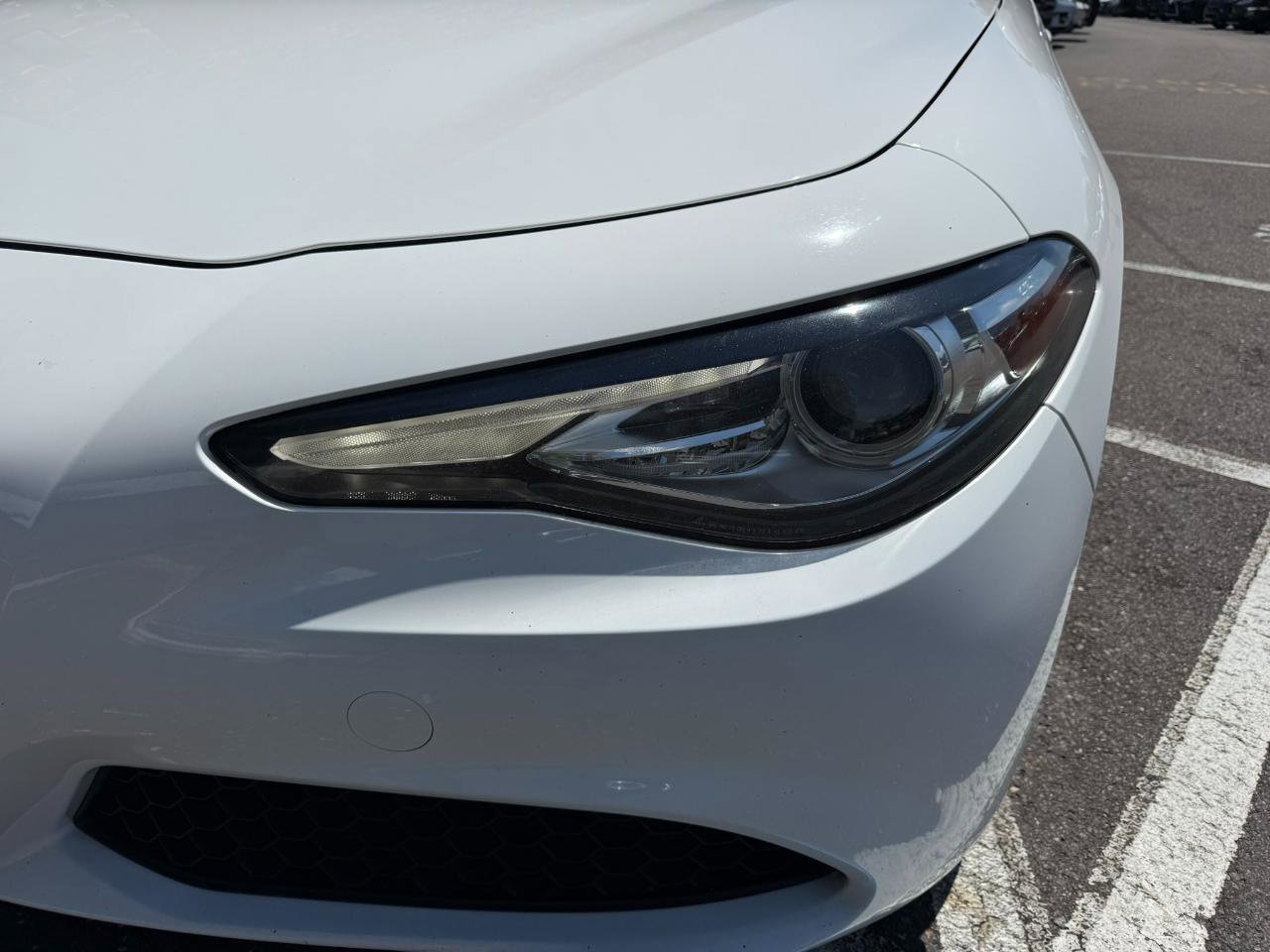 Used 2017 Alfa Romeo Giulia image 10