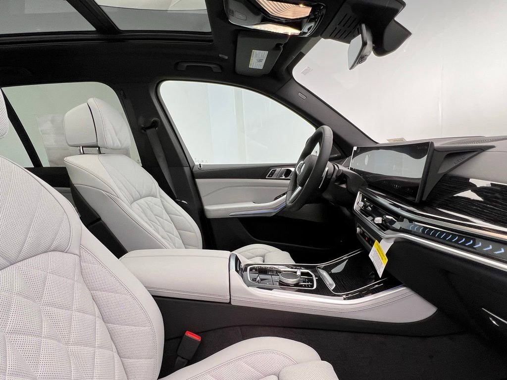 New 2026 BMW X5 xDrive50e w/ M Sport Package image 6