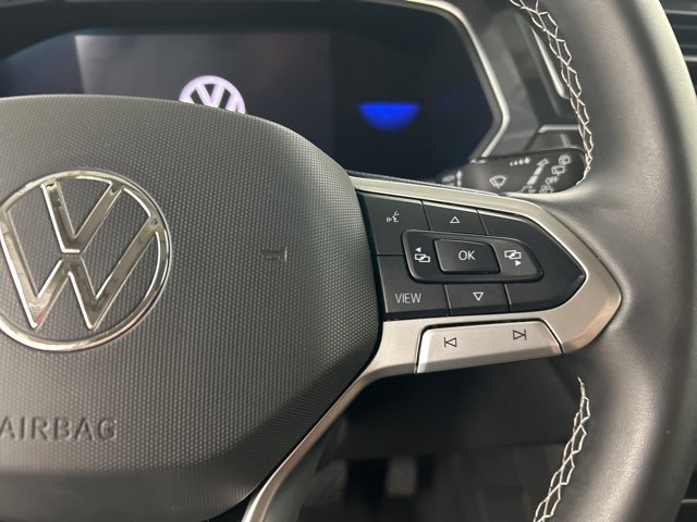 Used 2022 Volkswagen Tiguan SE w/ Panoramic Sunroof Package image 13