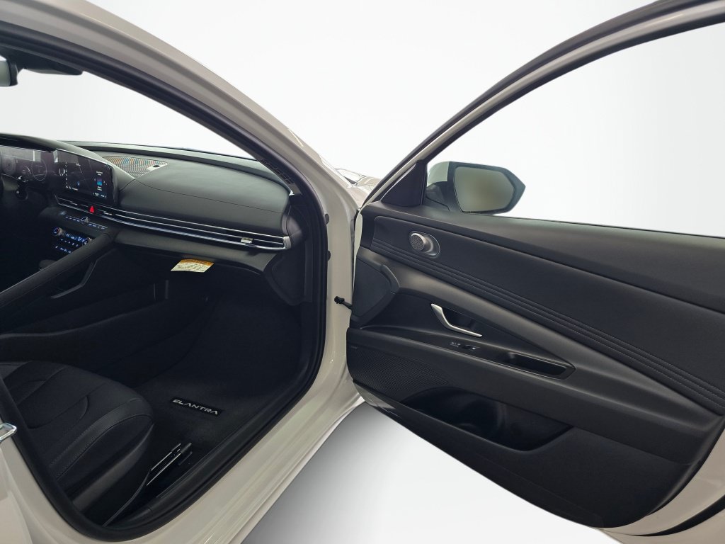 New 2026 Hyundai Elantra Limited FWD image 38