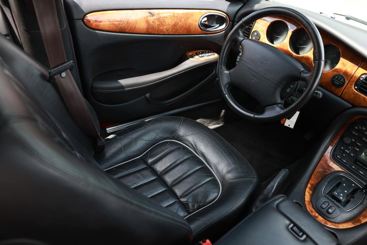 Used 2002 Jaguar XJ8 RWD image 20