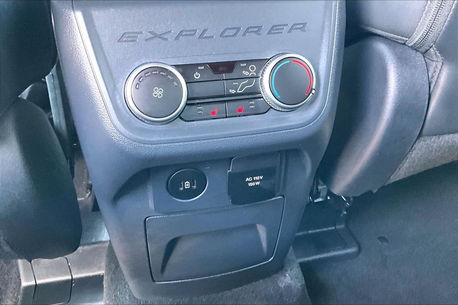 Used 2025 Ford Explorer ST-Line w/ Premium Package AWD/4WD image 38