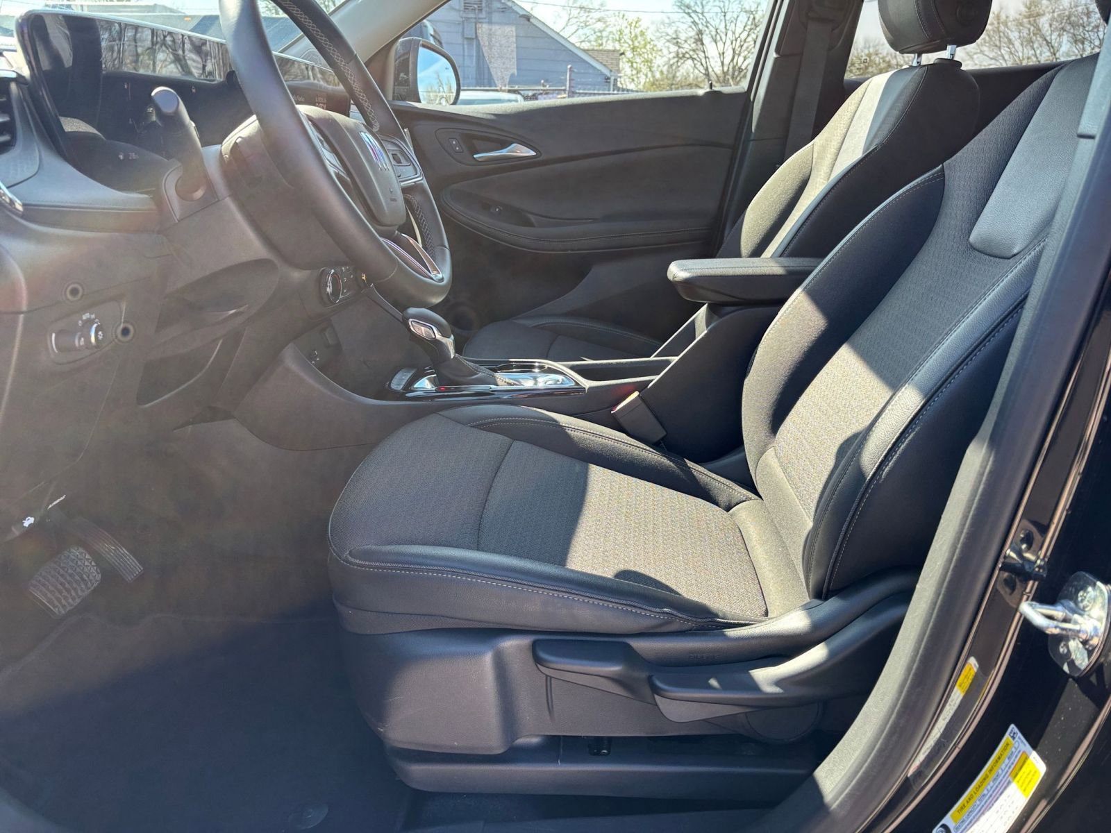 Used 2025 Buick Encore GX Preferred image 25