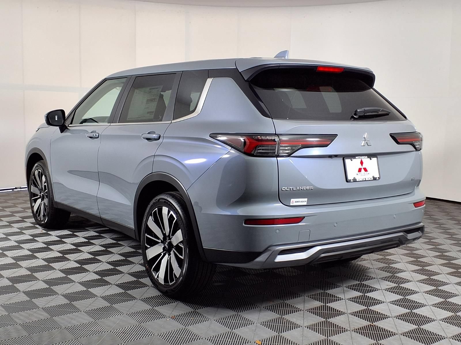 New 2026 Mitsubishi Outlander SE FWD image 5