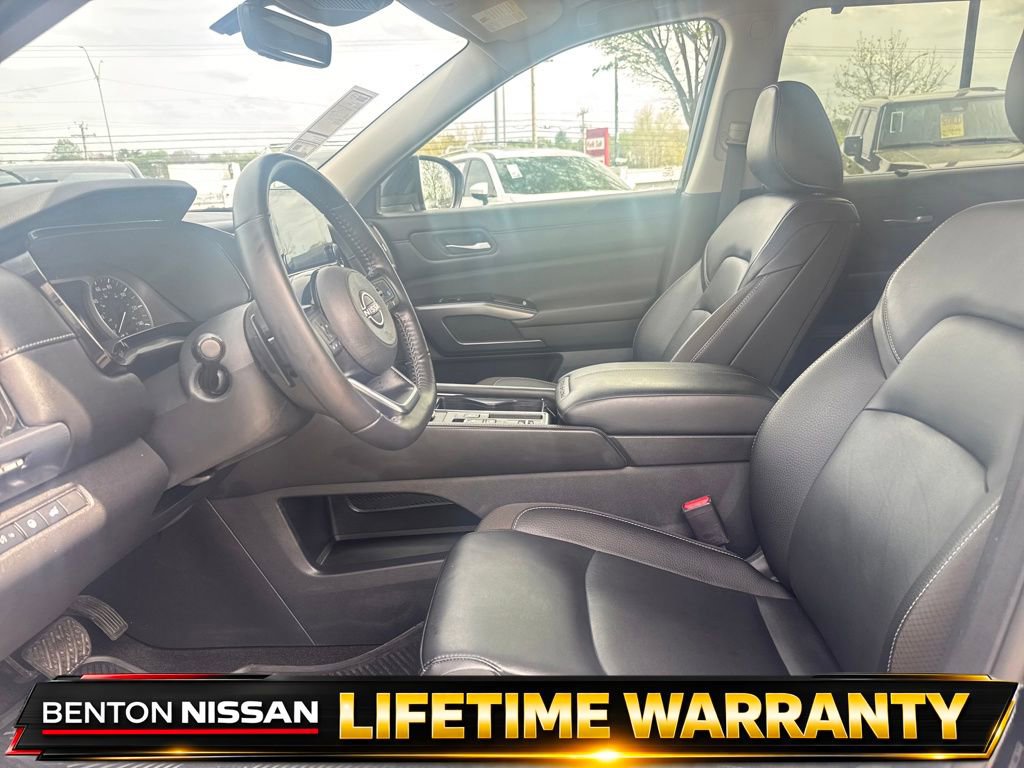 Used 2024 Nissan Pathfinder SL FWD image 10