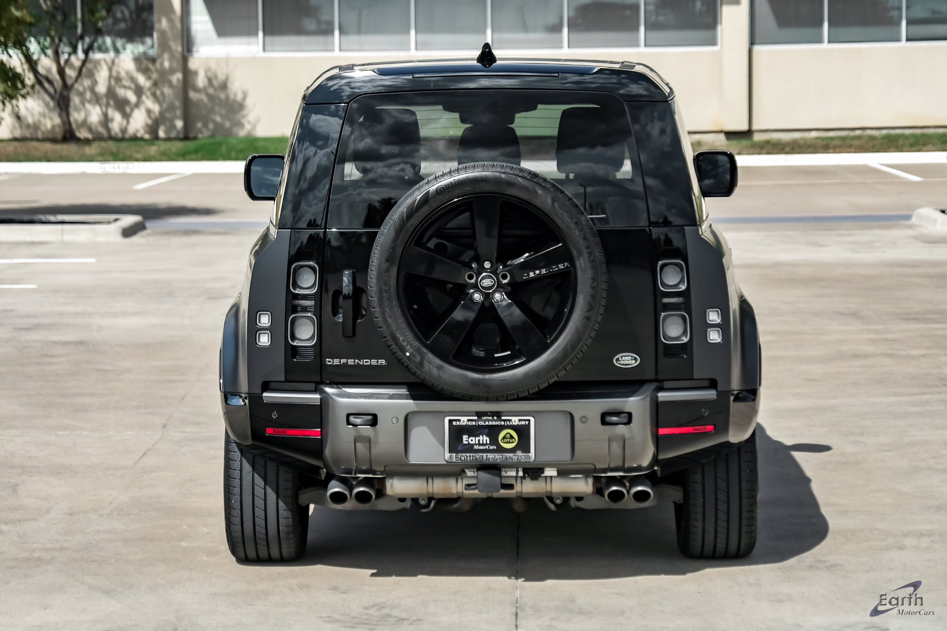Used 2023 Land Rover Defender 90 V8 AWD/4WD image 13