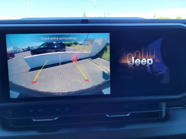 Used 2024 Jeep Wrangler Unlimited Rubicon 4xe AWD/4WD image 16