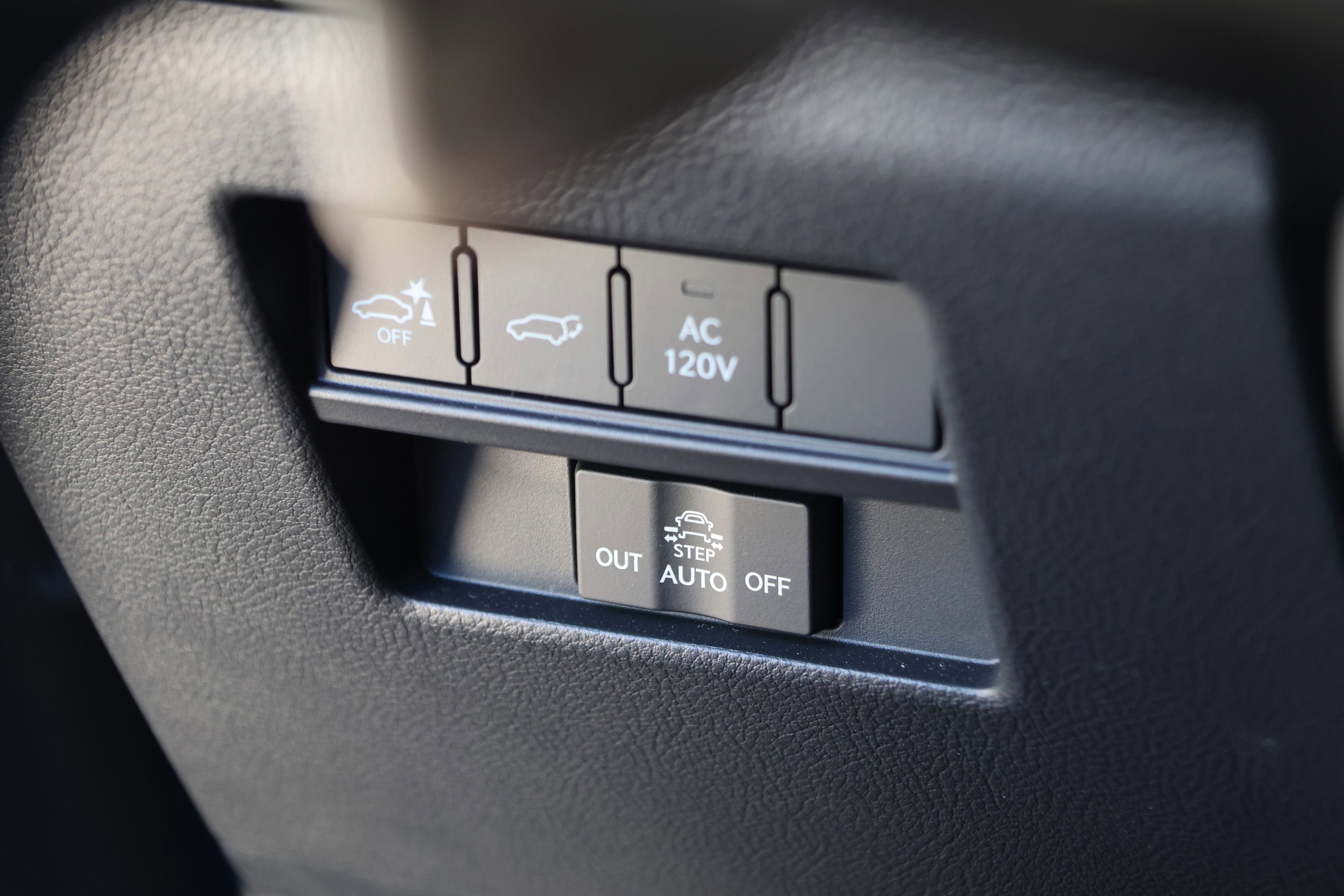 Used 2025 Lexus GX 550 w/ Accessory Package (2T) image 17