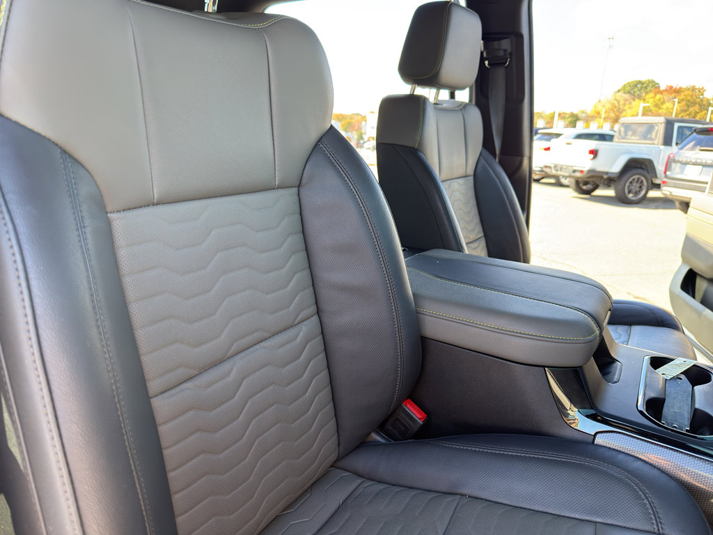 Used 2024 Chevrolet Silverado 2500 ZR2 image 32